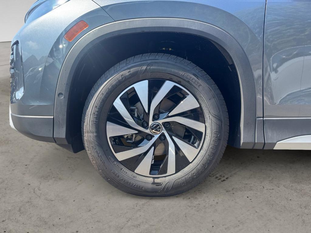 new 2025 Volkswagen Tiguan car, priced at $27,949