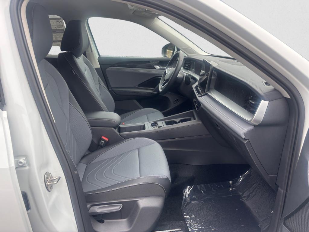 new 2025 Volkswagen Tiguan car, priced at $33,579