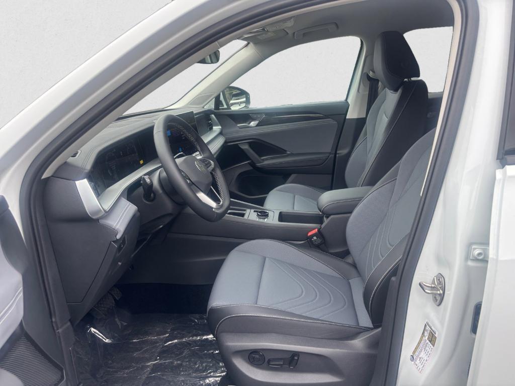 new 2025 Volkswagen Tiguan car, priced at $33,579