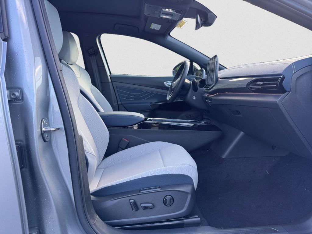 new 2025 Volkswagen ID.4 car, priced at $50,040