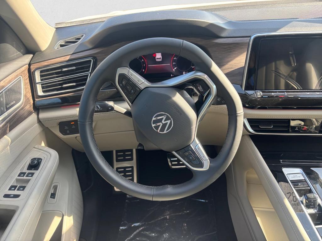 new 2025 Volkswagen Atlas car, priced at $48,405
