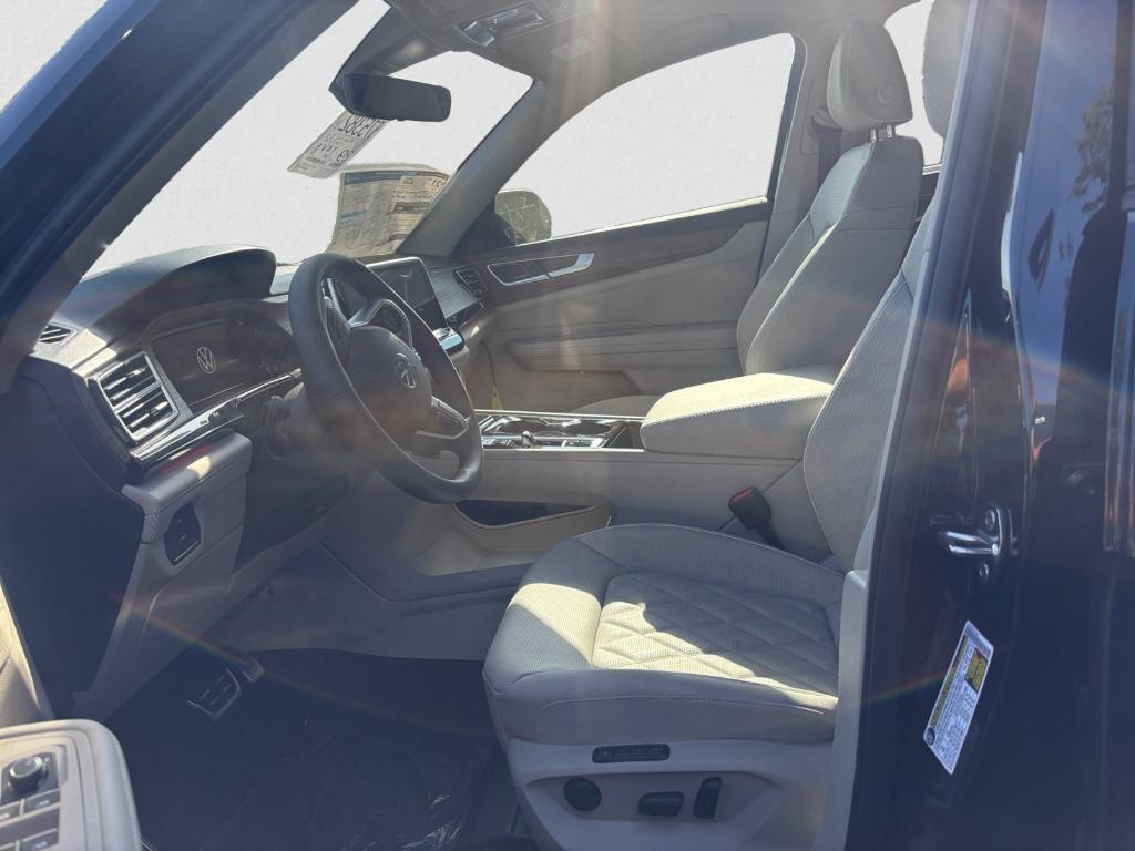 new 2025 Volkswagen Atlas car, priced at $48,405