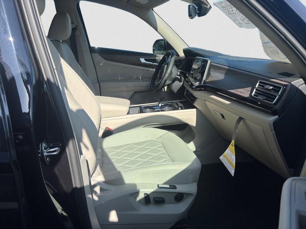 new 2025 Volkswagen Atlas car, priced at $48,405