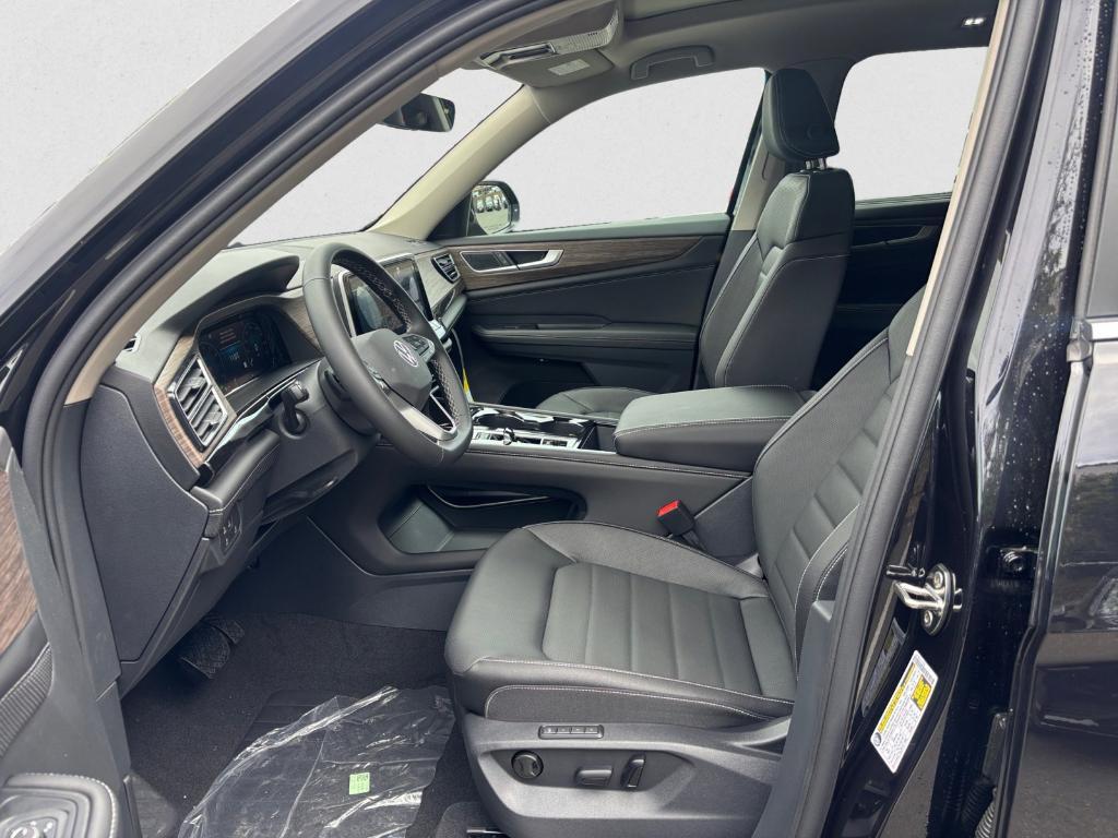 new 2025 Volkswagen Atlas car, priced at $43,566