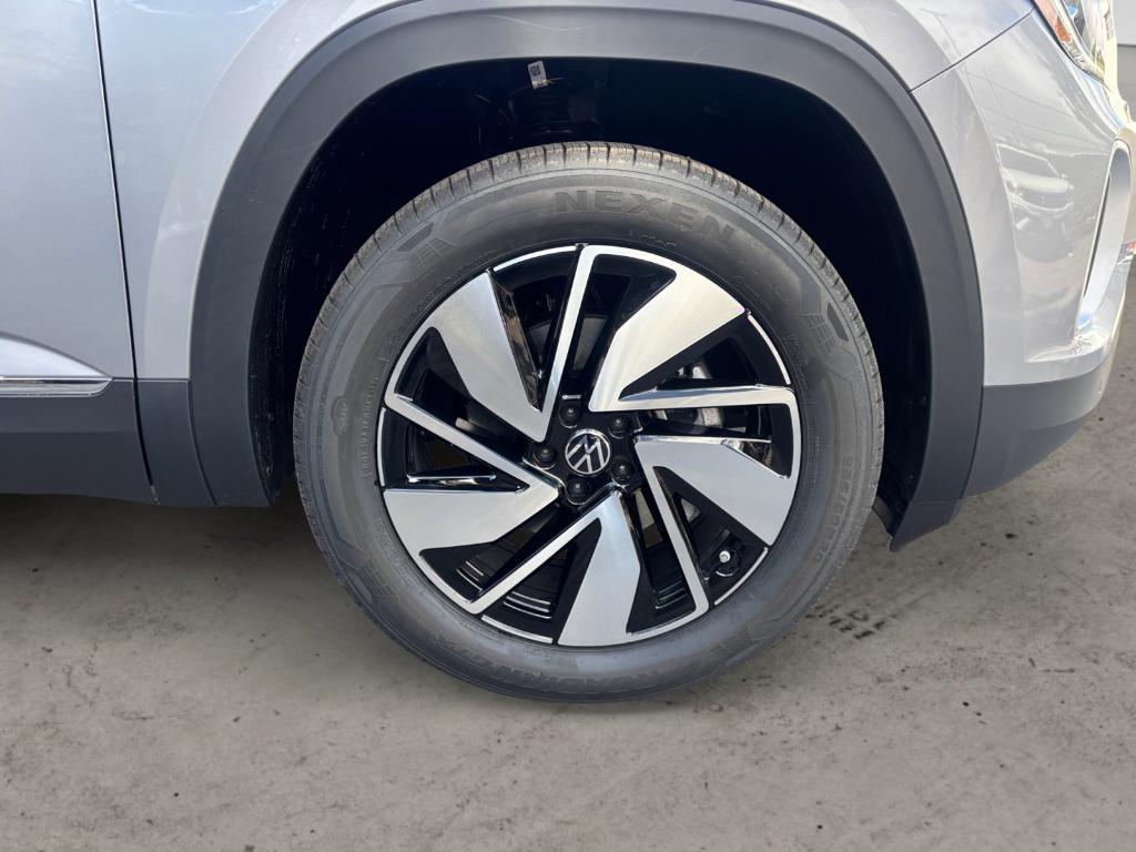 new 2025 Volkswagen Atlas car, priced at $43,566