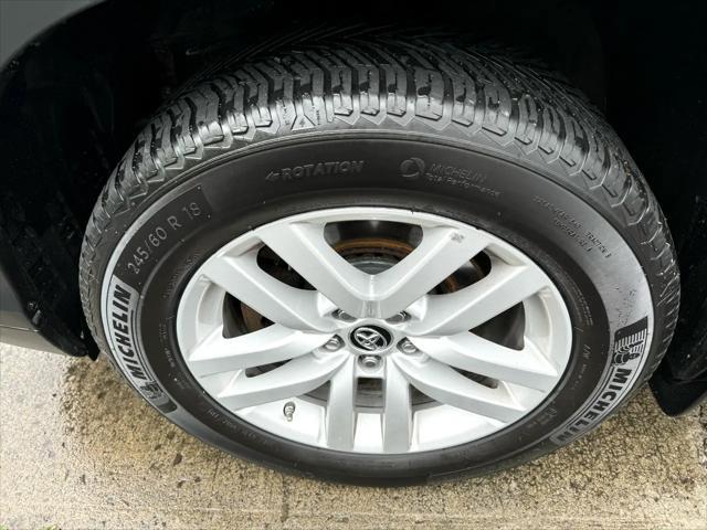 used 2016 Toyota Highlander car, priced at $14,350