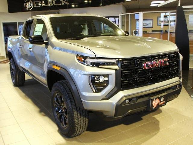 new 2025 GMC Canyon car, priced at $40,924