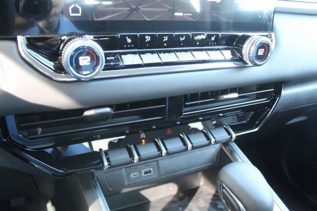 new 2025 GMC Canyon car, priced at $40,955