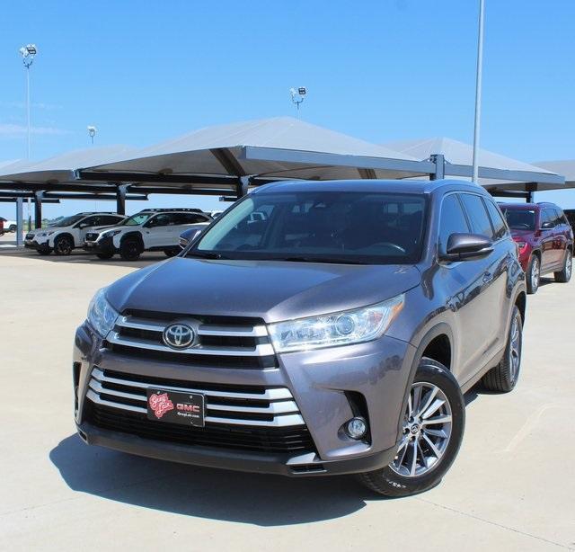 used 2019 Toyota Highlander car, priced at $29,950