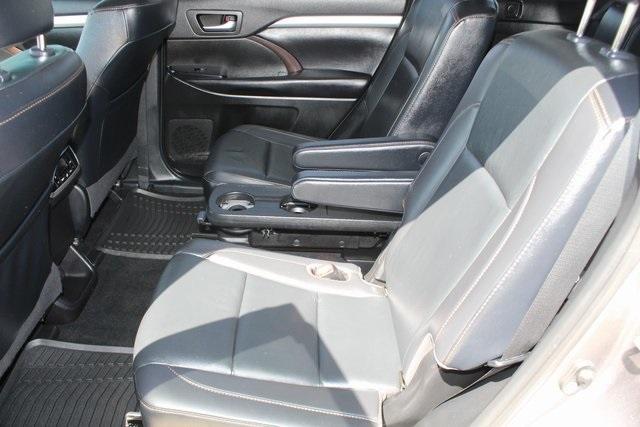 used 2019 Toyota Highlander car, priced at $29,950
