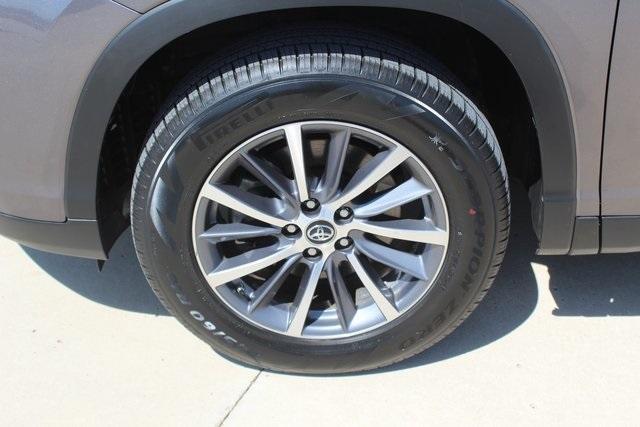 used 2019 Toyota Highlander car, priced at $29,950