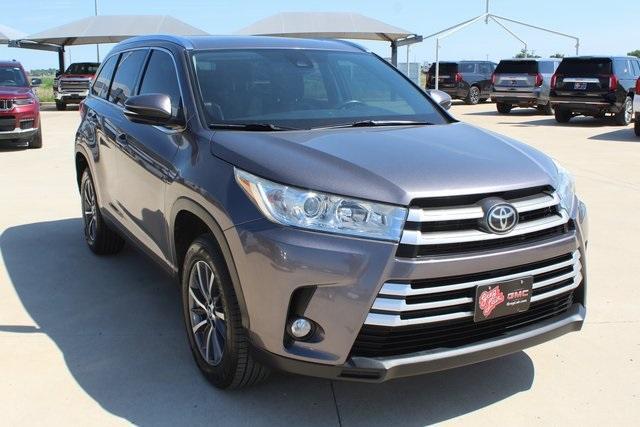 used 2019 Toyota Highlander car, priced at $29,950