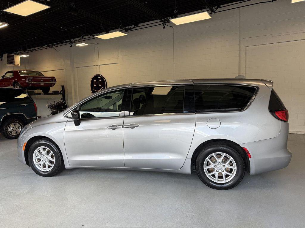 used 2017 Chrysler Pacifica car, priced at $14,990