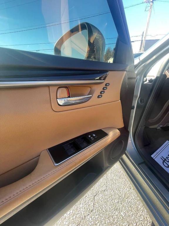 used 2016 Lexus ES 350 car, priced at $17,900