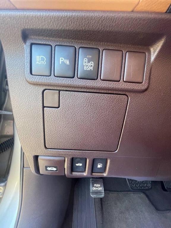 used 2016 Lexus ES 350 car, priced at $17,900