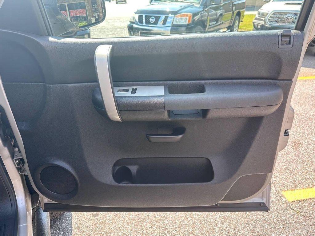 used 2009 Chevrolet Silverado 1500 car, priced at $13,900