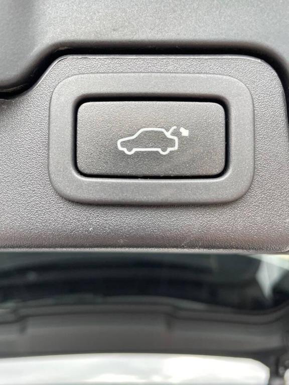 used 2018 Land Rover Range Rover Evoque car, priced at $16,900