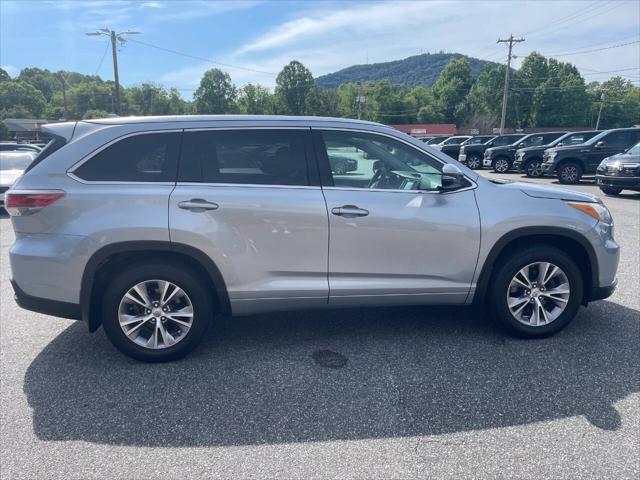 used 2015 Toyota Highlander car, priced at $16,900