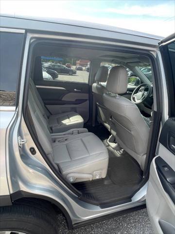 used 2015 Toyota Highlander car, priced at $16,900