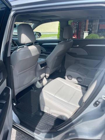 used 2015 Toyota Highlander car, priced at $16,900