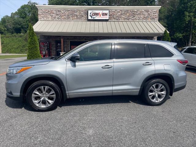 used 2015 Toyota Highlander car, priced at $16,900