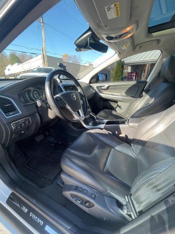 used 2015 Volvo XC60 car, priced at $11,900