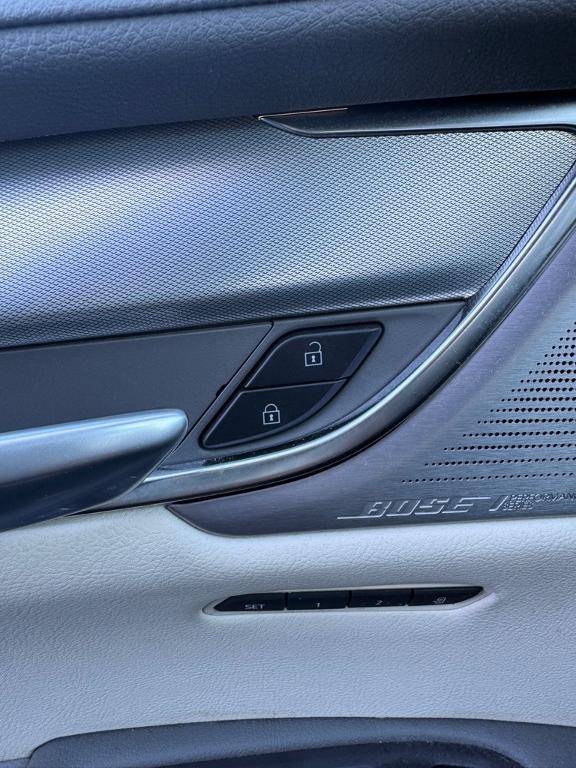 used 2022 Cadillac XT5 car, priced at $31,000