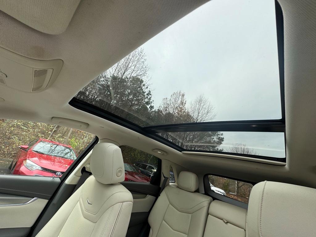 used 2021 Cadillac XT5 car, priced at $28,500