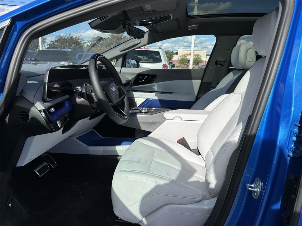 new 2025 Cadillac OPTIQ car, priced at $55,015