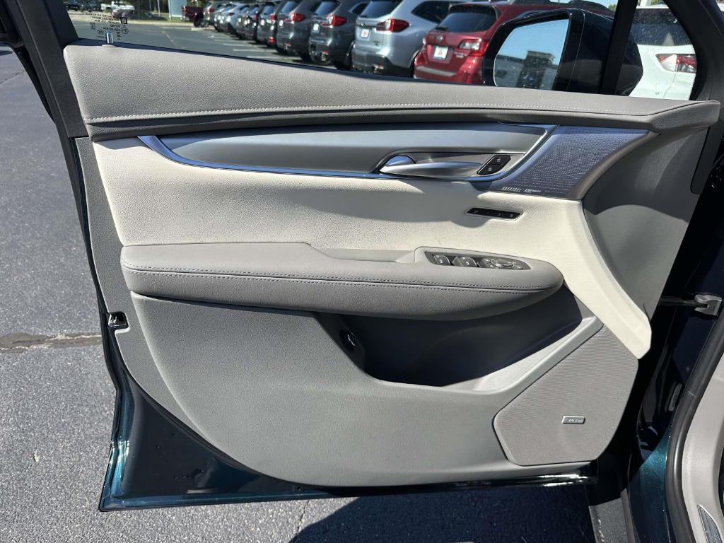 new 2025 Cadillac XT5 car, priced at $59,290