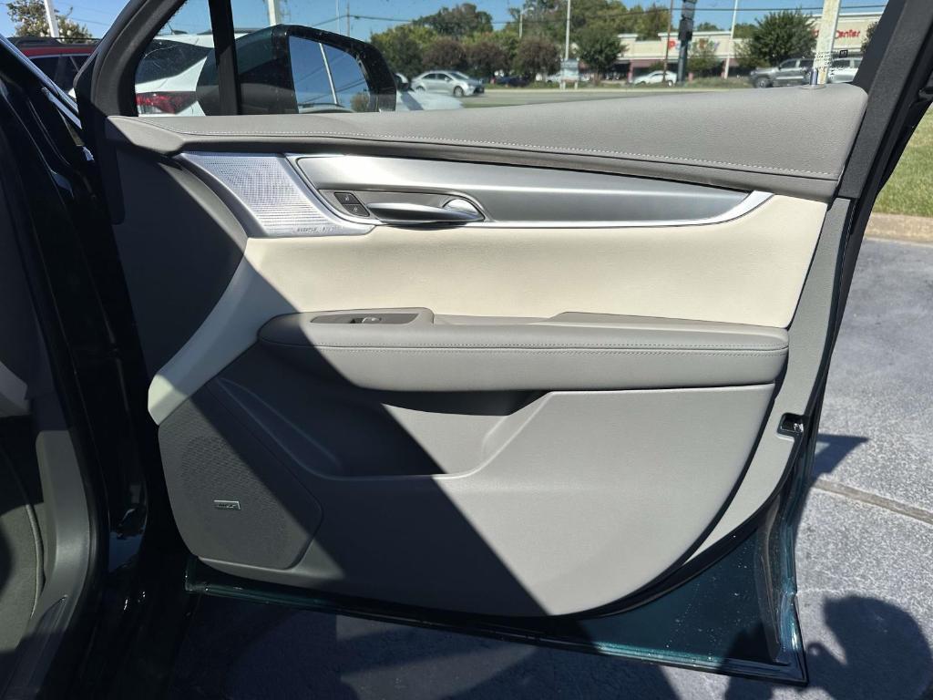 new 2025 Cadillac XT5 car, priced at $59,290