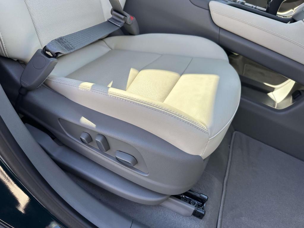 new 2025 Cadillac XT5 car, priced at $59,290
