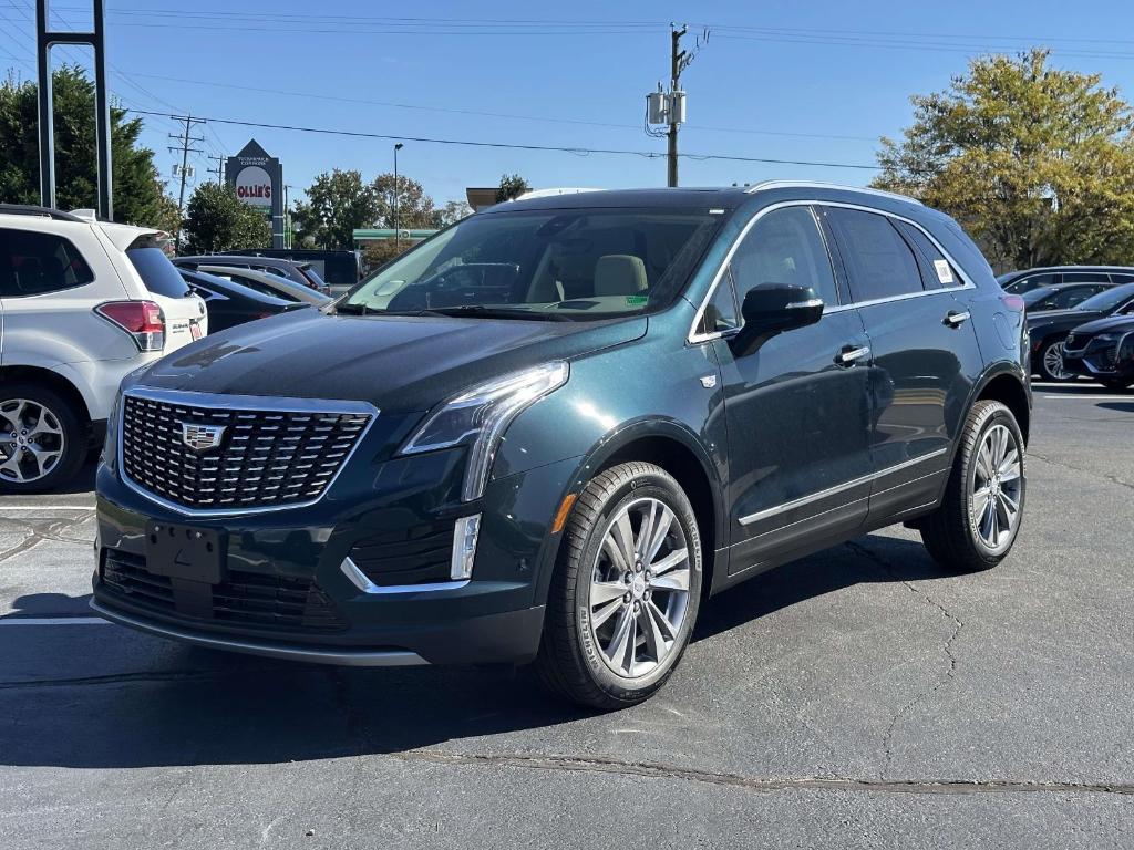 new 2025 Cadillac XT5 car, priced at $59,290