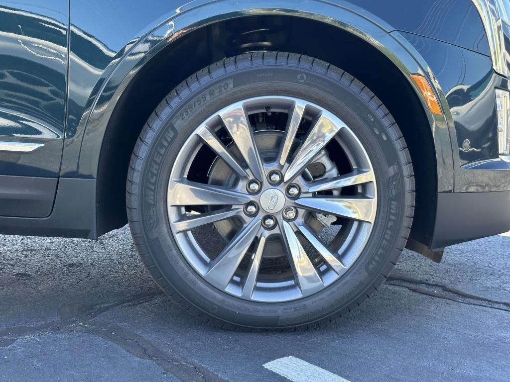 new 2025 Cadillac XT5 car, priced at $59,290