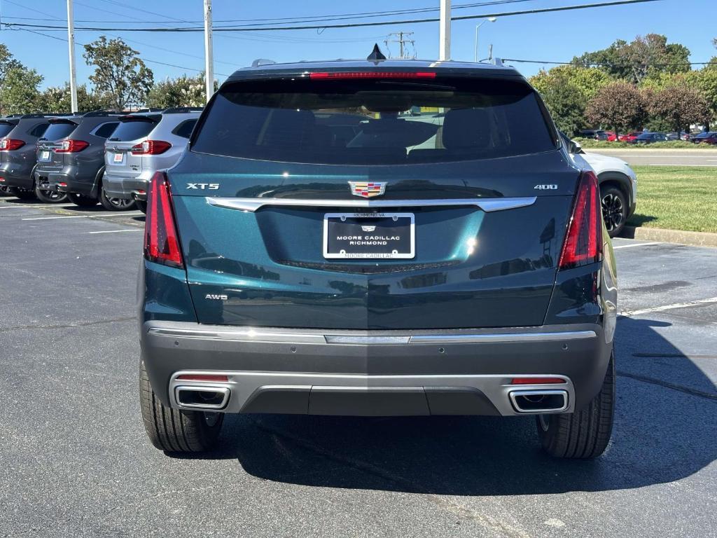 new 2025 Cadillac XT5 car, priced at $59,290