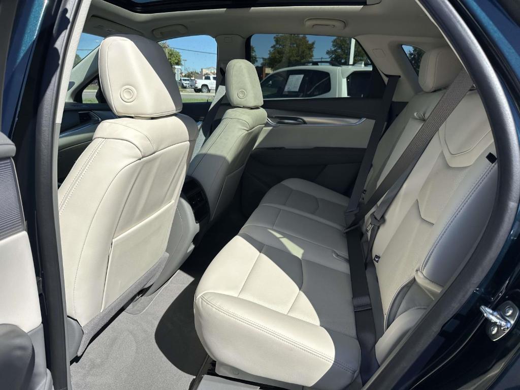 new 2025 Cadillac XT5 car, priced at $59,290