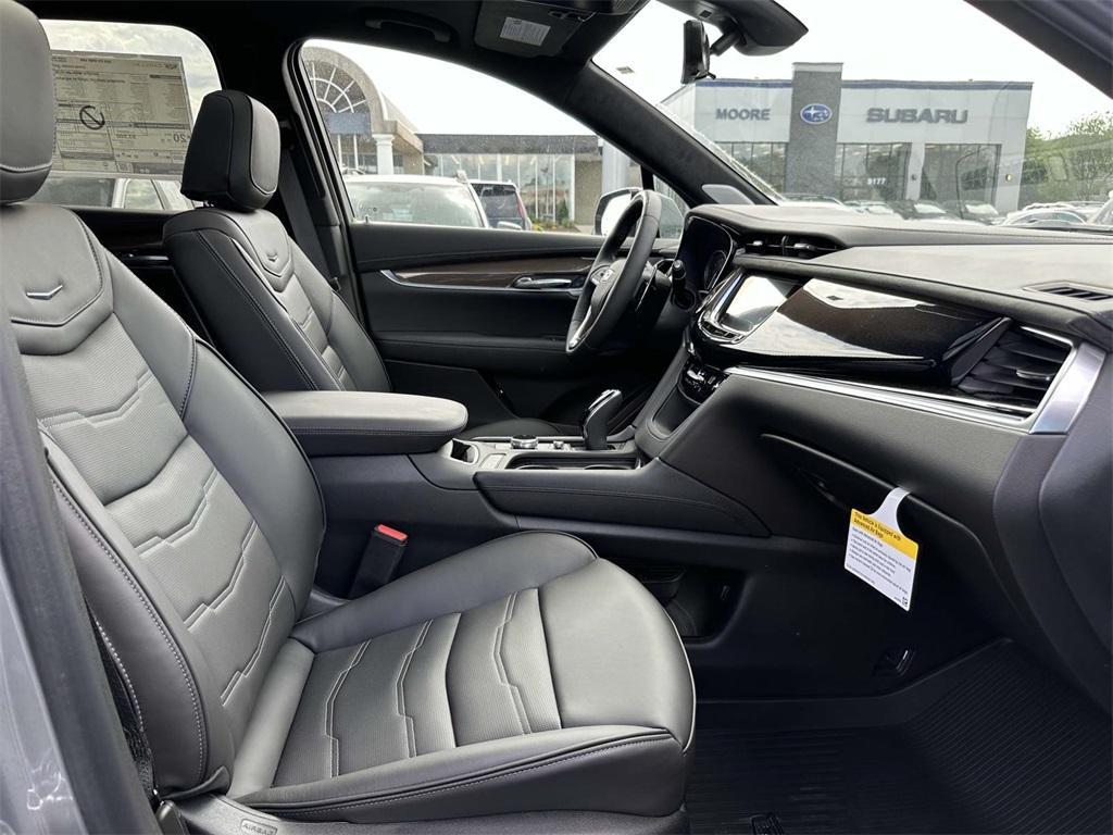 new 2025 Cadillac XT6 car, priced at $75,340