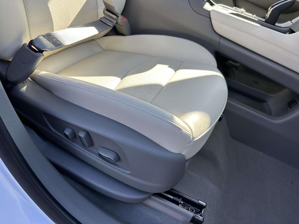 new 2025 Cadillac XT5 car, priced at $59,890