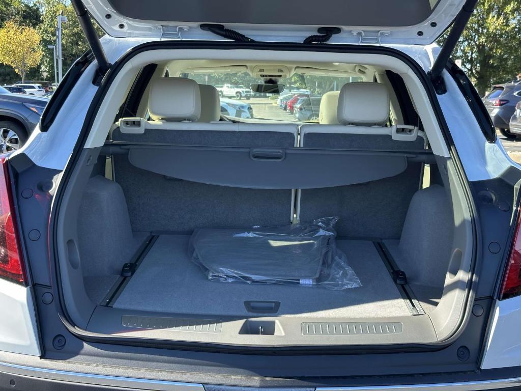 new 2025 Cadillac XT5 car, priced at $59,890