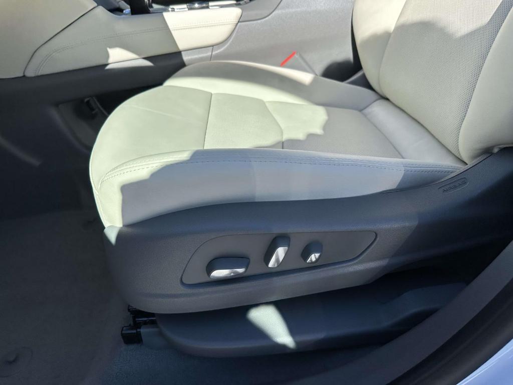 new 2025 Cadillac XT5 car, priced at $59,890