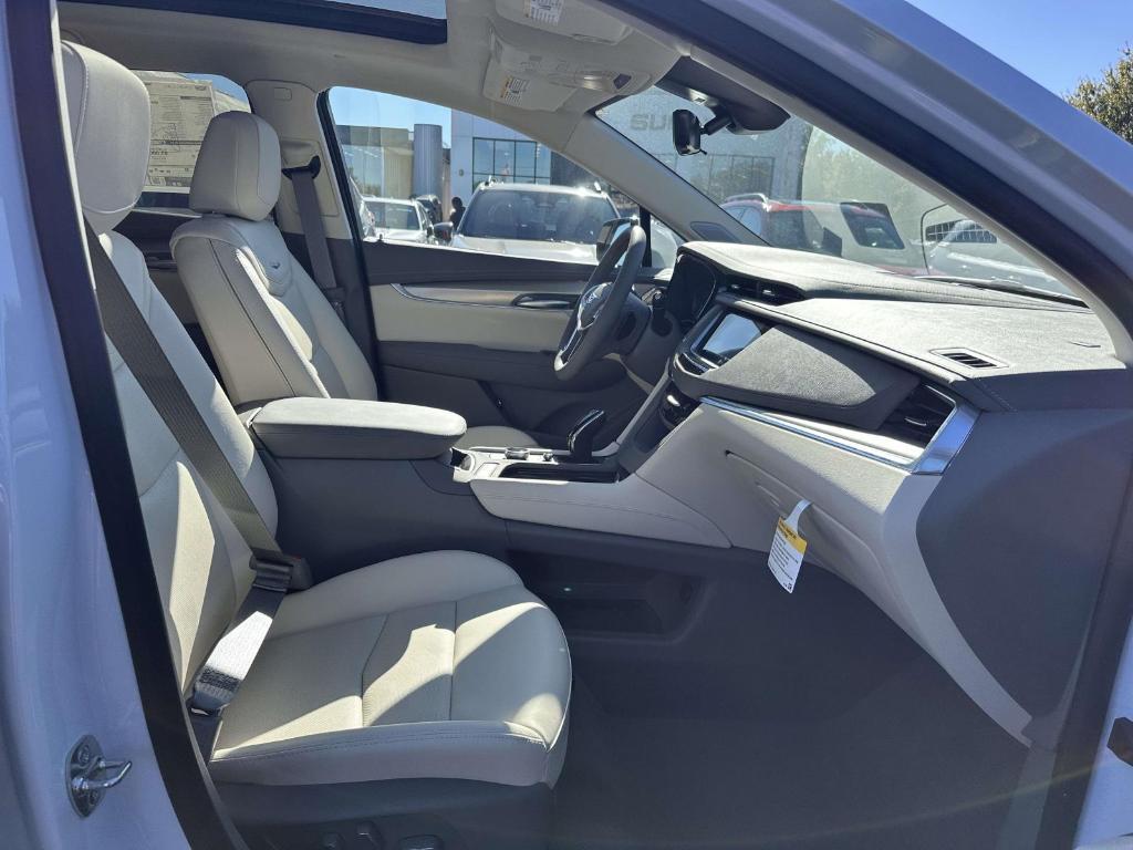 new 2025 Cadillac XT5 car, priced at $59,890