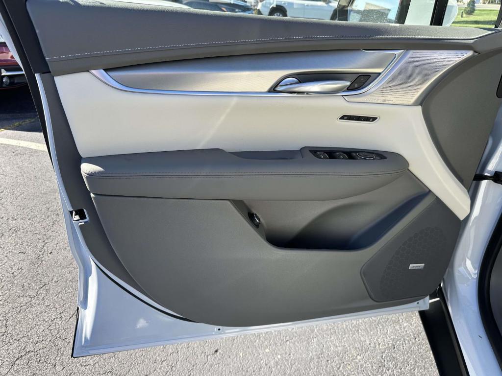 new 2025 Cadillac XT5 car, priced at $59,890