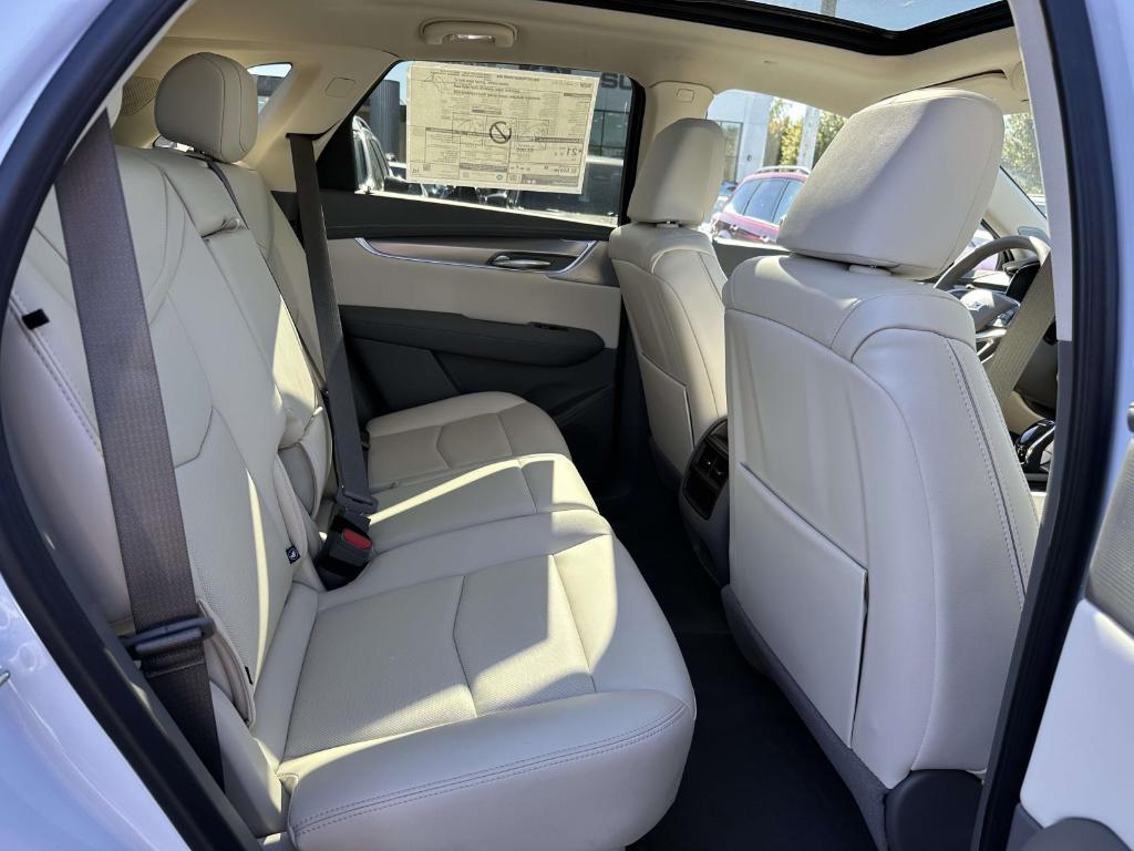 new 2025 Cadillac XT5 car, priced at $59,890