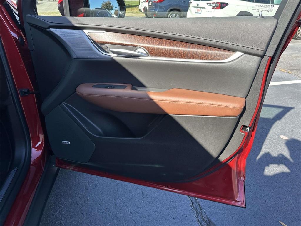 new 2026 Cadillac XT5 car, priced at $66,265