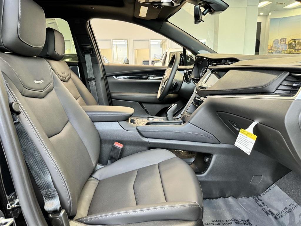 new 2025 Cadillac XT5 car, priced at $59,190