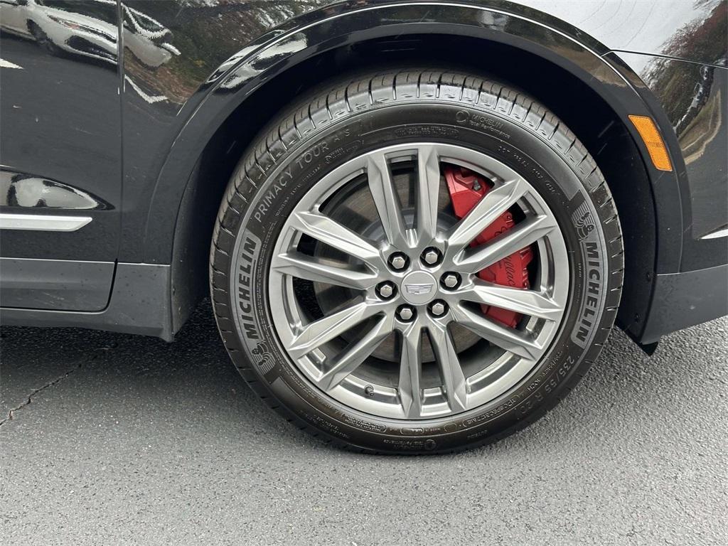 used 2025 Cadillac XT5 car, priced at $52,500