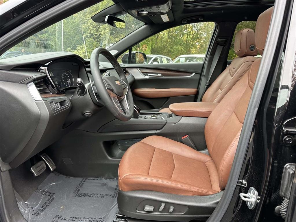 used 2025 Cadillac XT5 car, priced at $52,500