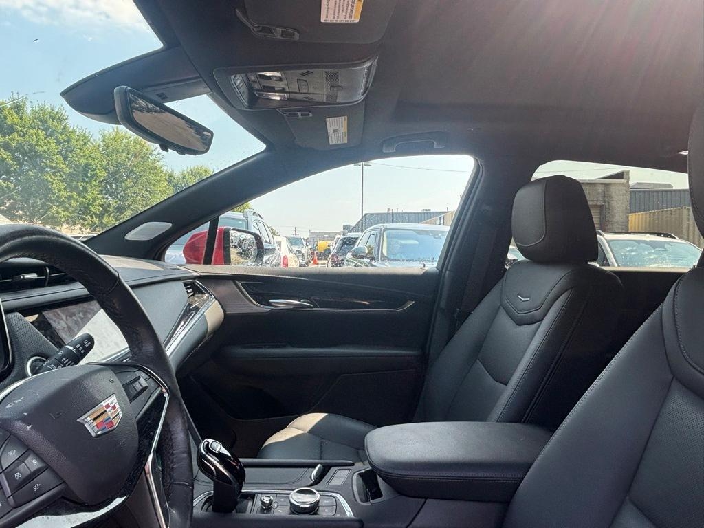 used 2023 Cadillac XT5 car, priced at $33,000