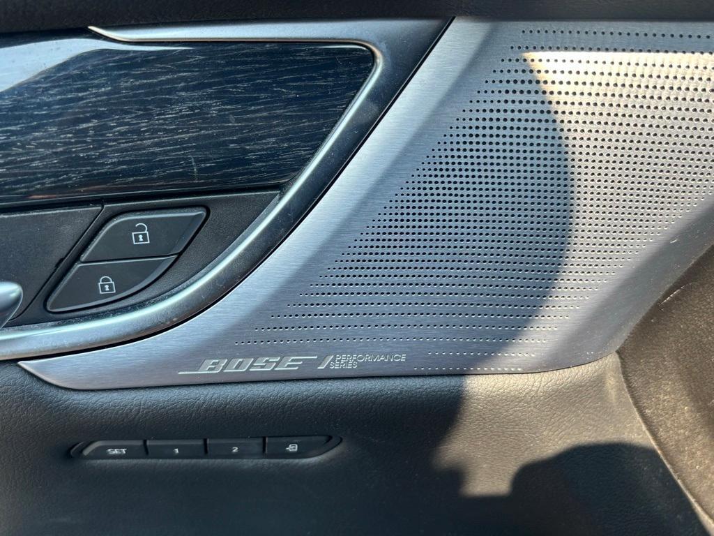 used 2023 Cadillac XT5 car, priced at $33,000
