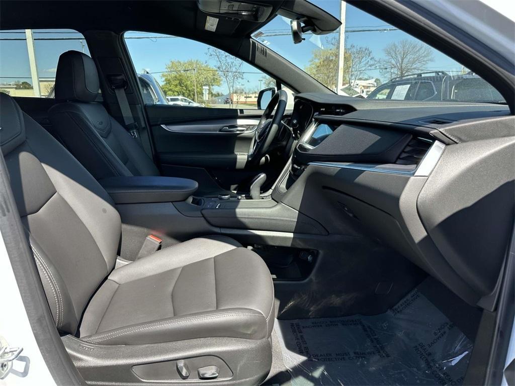 new 2024 Cadillac XT5 car, priced at $46,515
